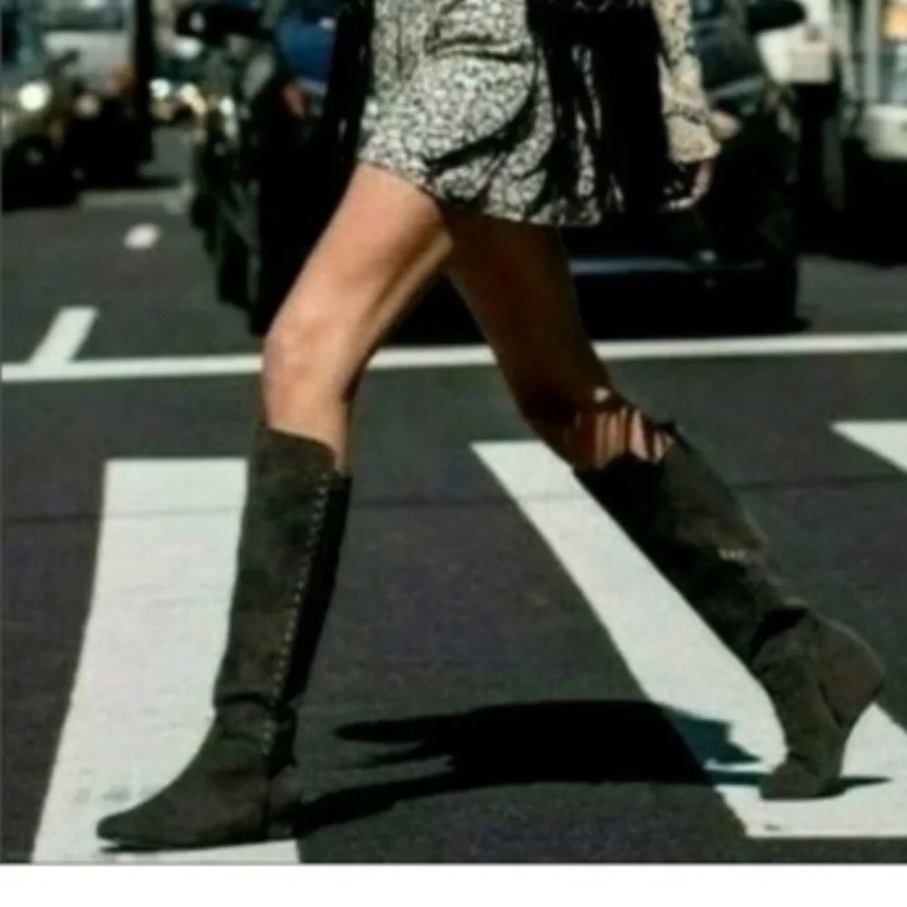 Isola gray suede knee high boots brand new. Never worn NWOT. Gray size 9